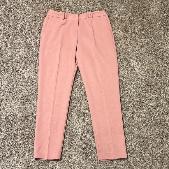 NWT  Tahari Size 10.  Light Pink pants with belt loops.  Front and back pockets. - Picture 1 of 7